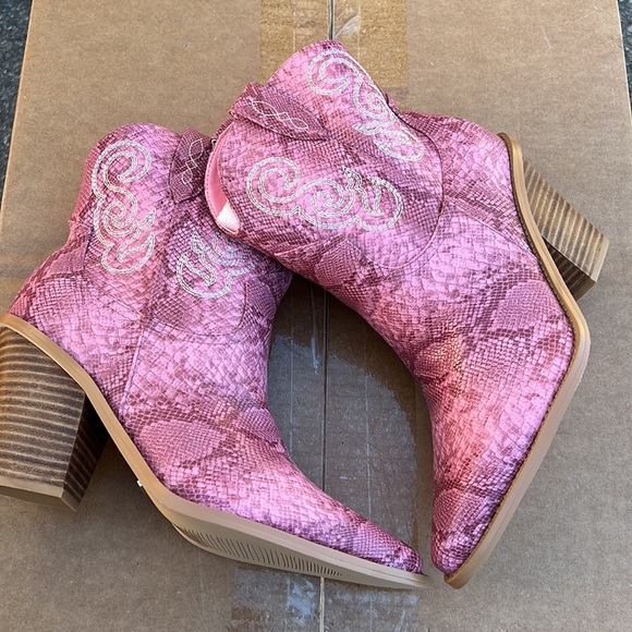 New - Billini Simara Booties - Pink Snake western - Picture 4 of 5